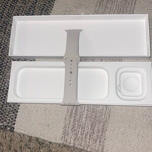 Apple watch SE gen 2 Starlight band 40mm with box